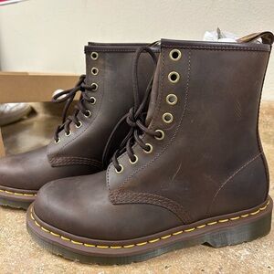 Dr Martens Crazy Horse size 7 women boots color dark brown
